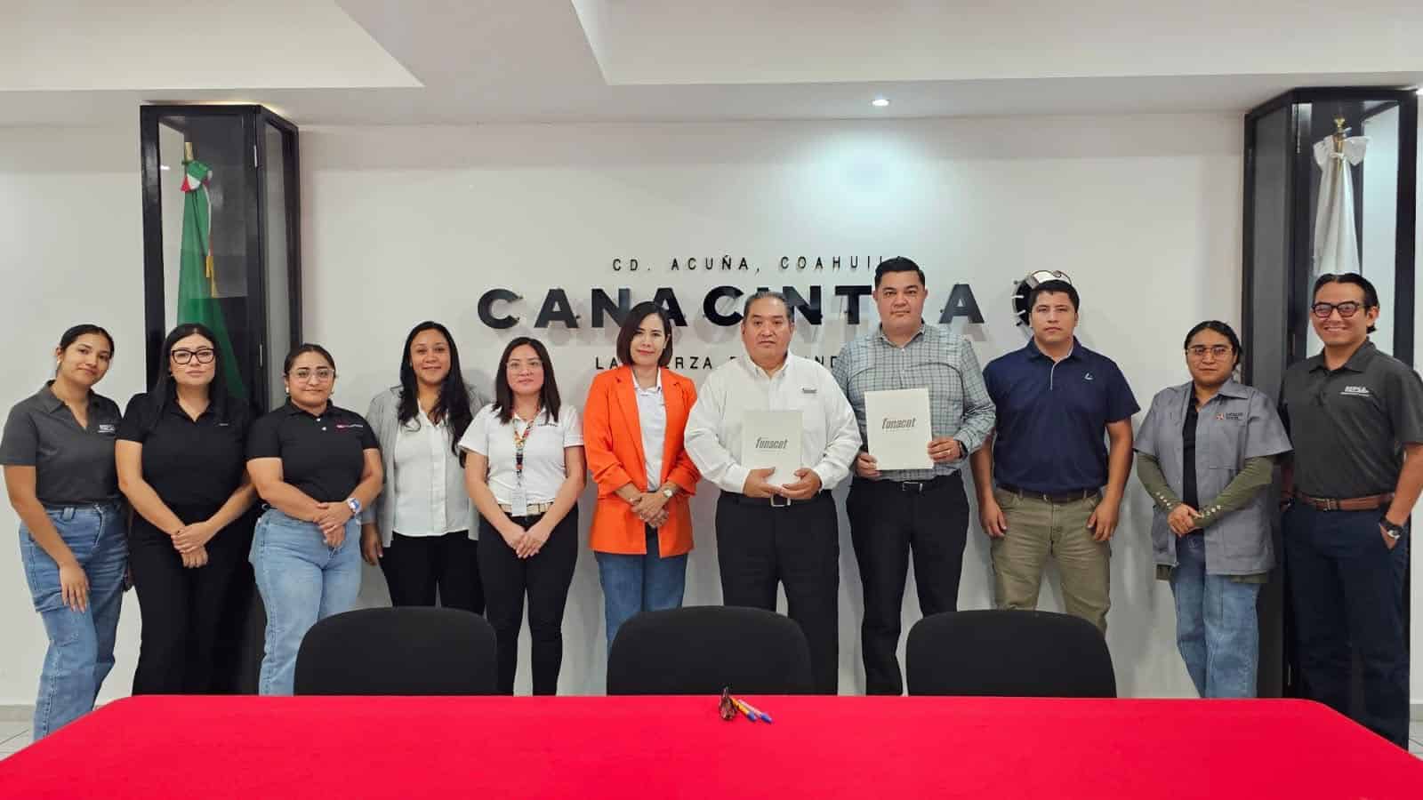 CANACINTRA Acuña y FONACOT firman convenio para fortalecer beneficios a trabajadores industriales