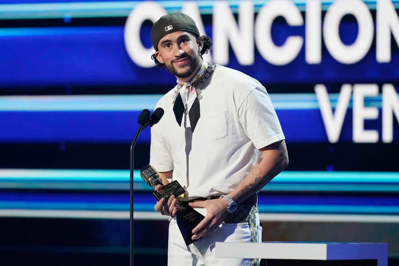 Bad Bunny reconocido como artista del siglo en los Premios Billboard 2025