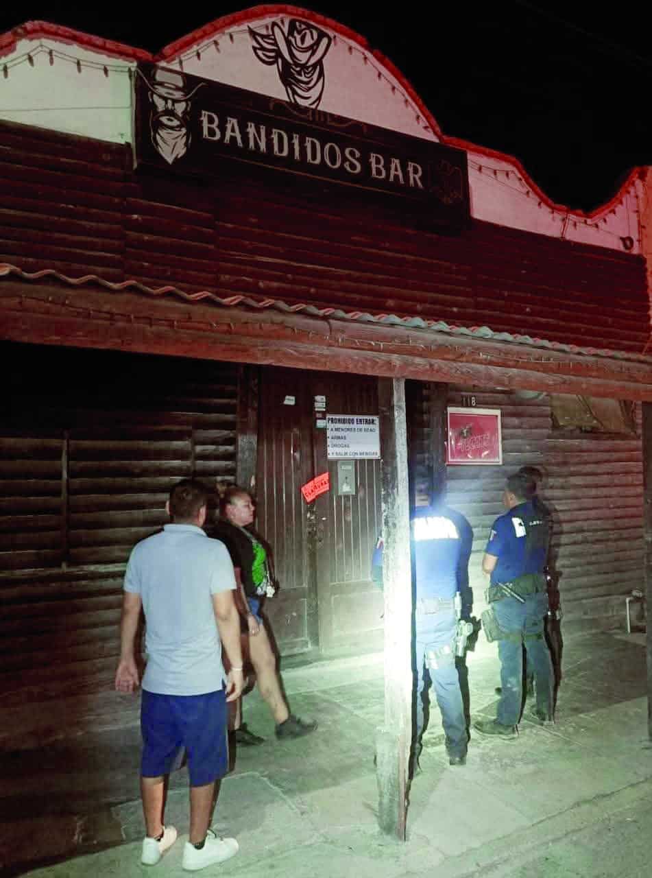 Encargada ebria provoca cierre temporal de Bandidos Bar en Sabinas