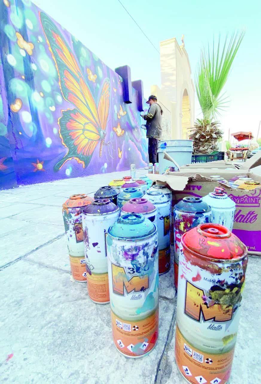 Efek y Suckre embellecen el Panteón Guadalupe con murales urbanos