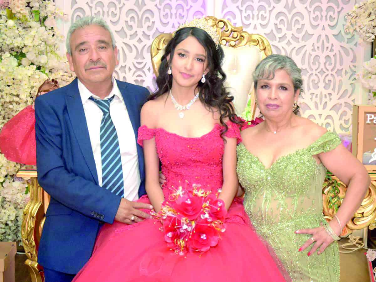 Emotiva celebración de XV años para Arlene Rodríguez Medrano