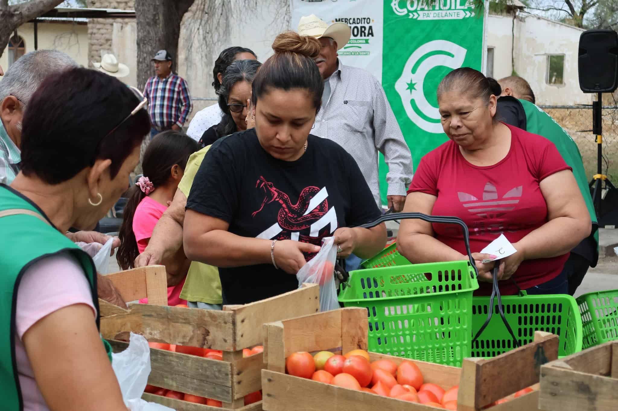 Llevan al ejido El Moral  el "Mercadito Mejora" con productos a bajo costo