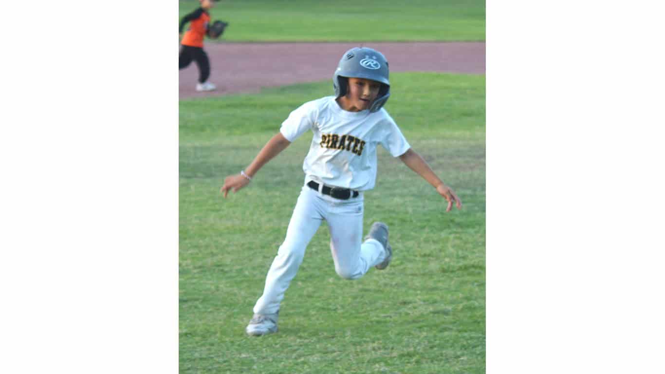 Equipo Piratas aplasta a Acereros Jr. con 30 hits en la Liga Béisbol Furiazul