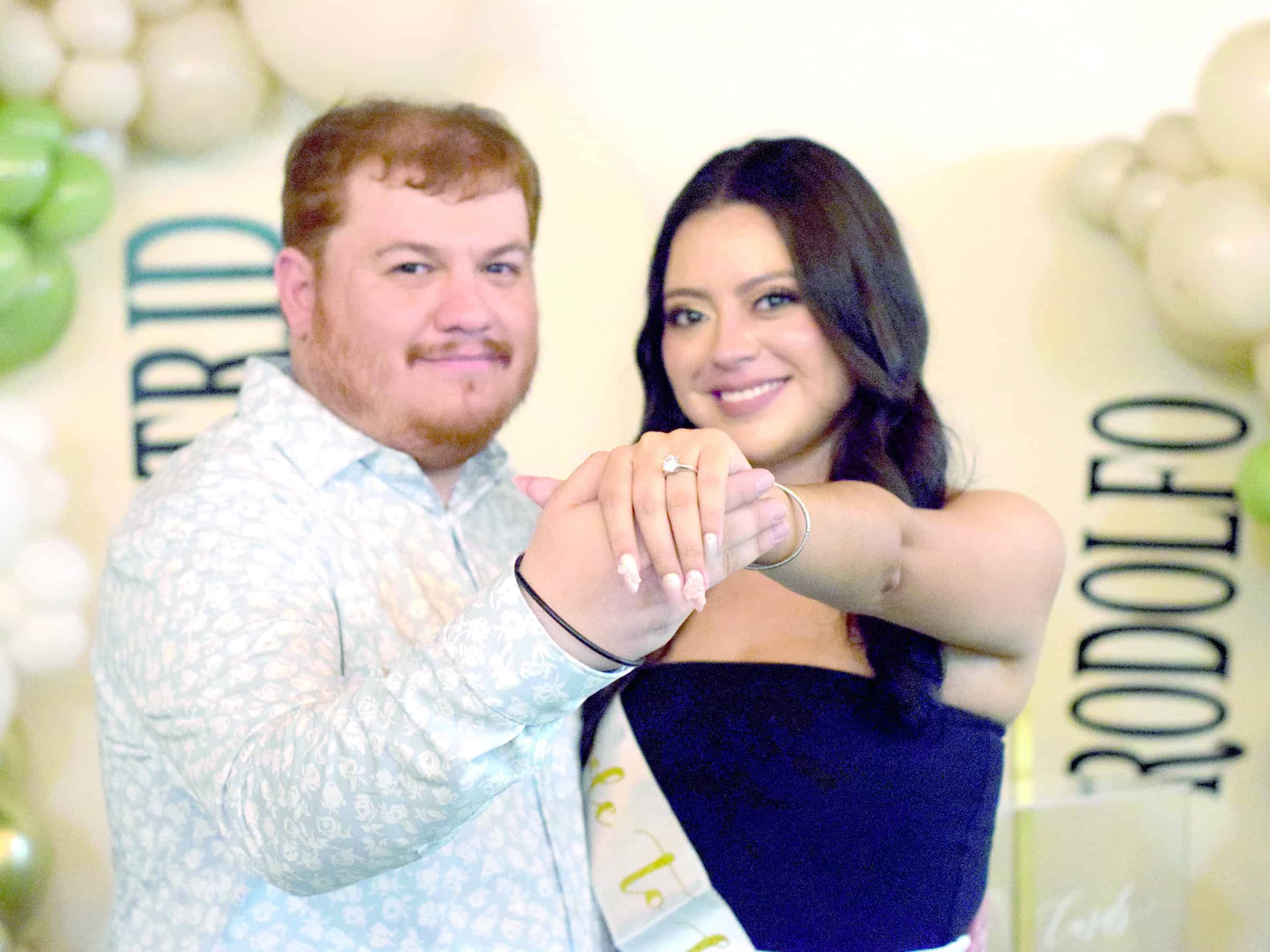 Apoyo incondicional en evento previo a la boda de Astrid y Rodolfo