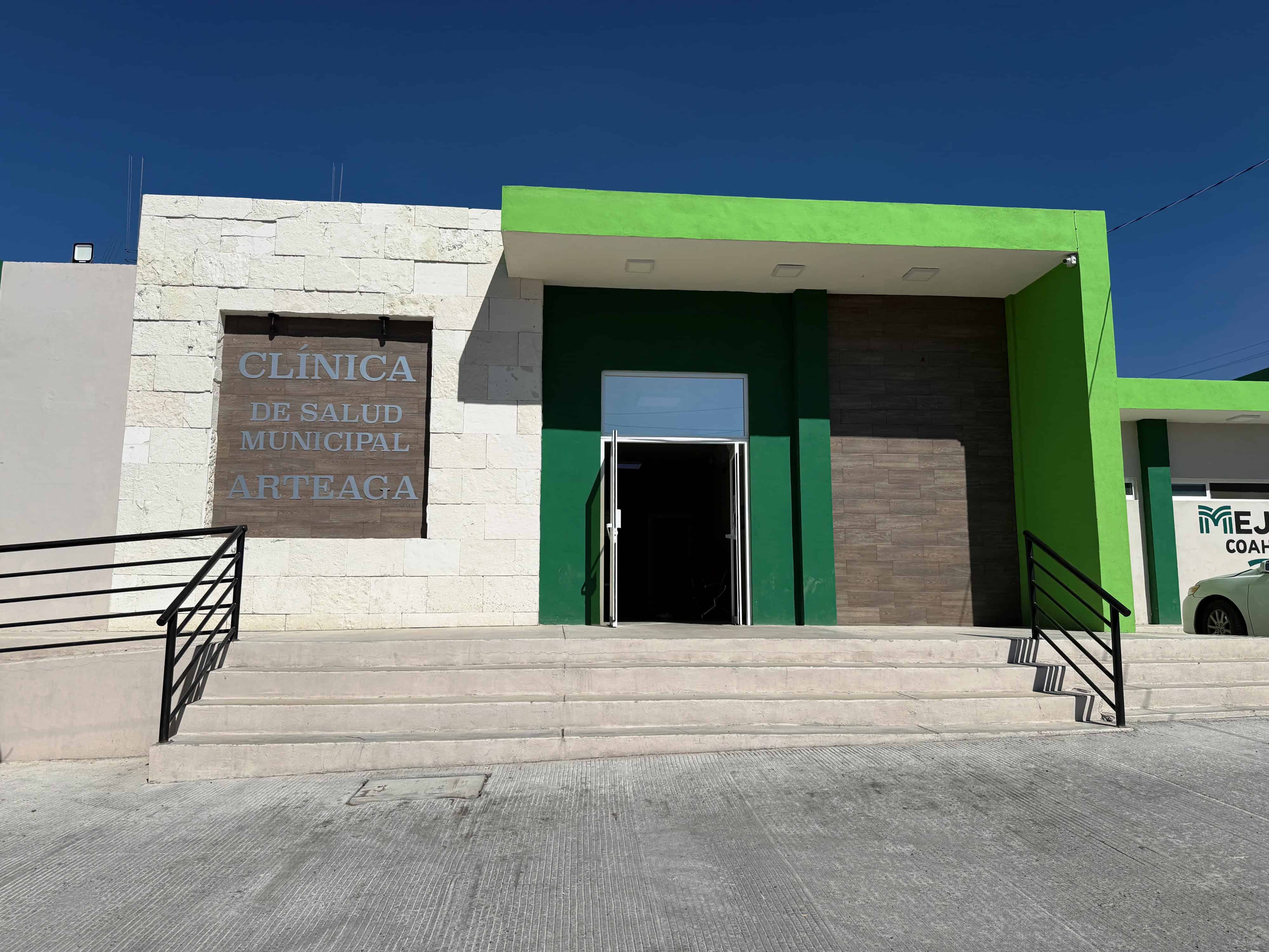 Demanda de especialistas y equipo en clínica municipal de Arteaga