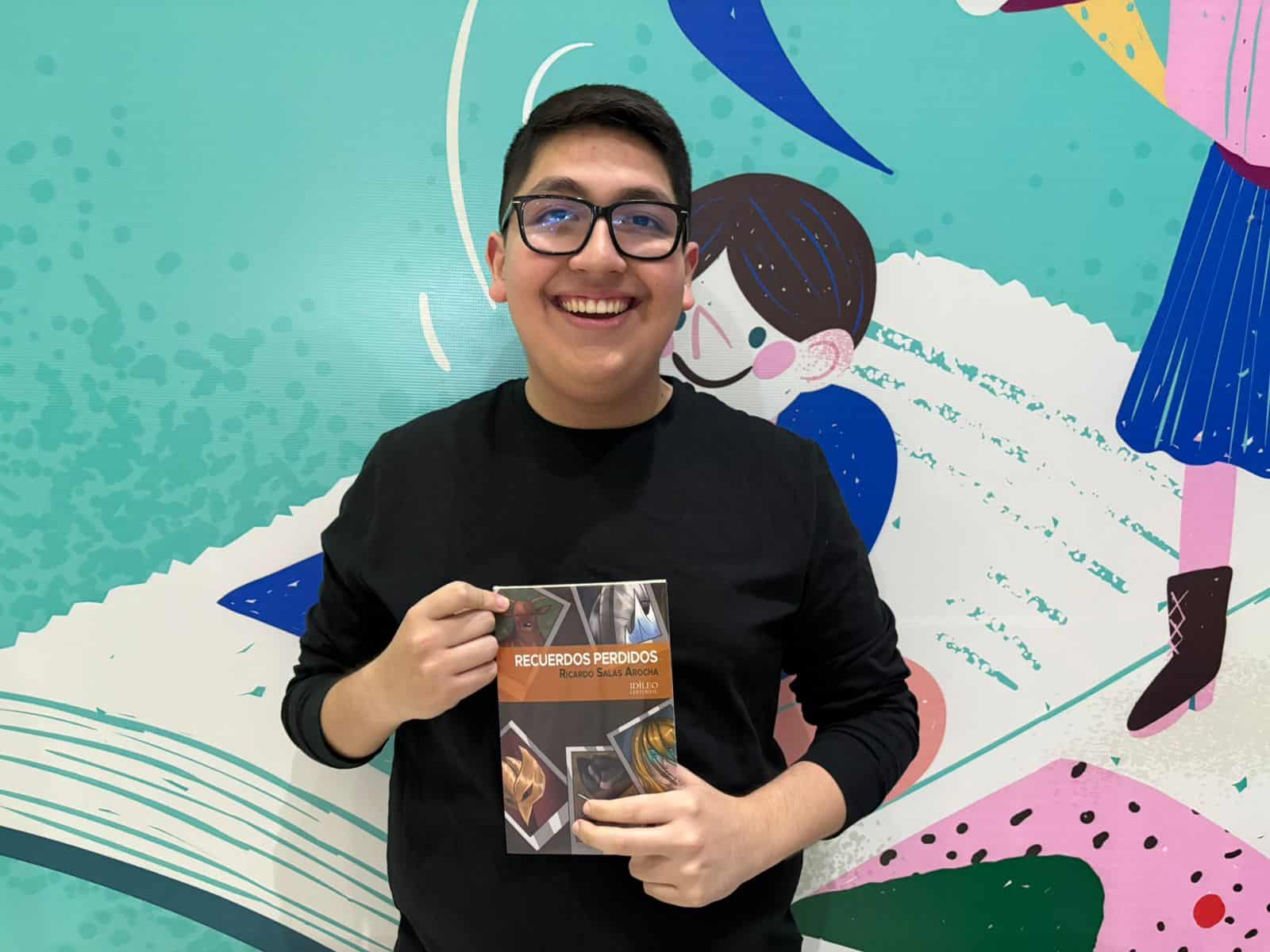 Ricardo Salas Arocha cautiva en la Feria del Libro Monclova 2025