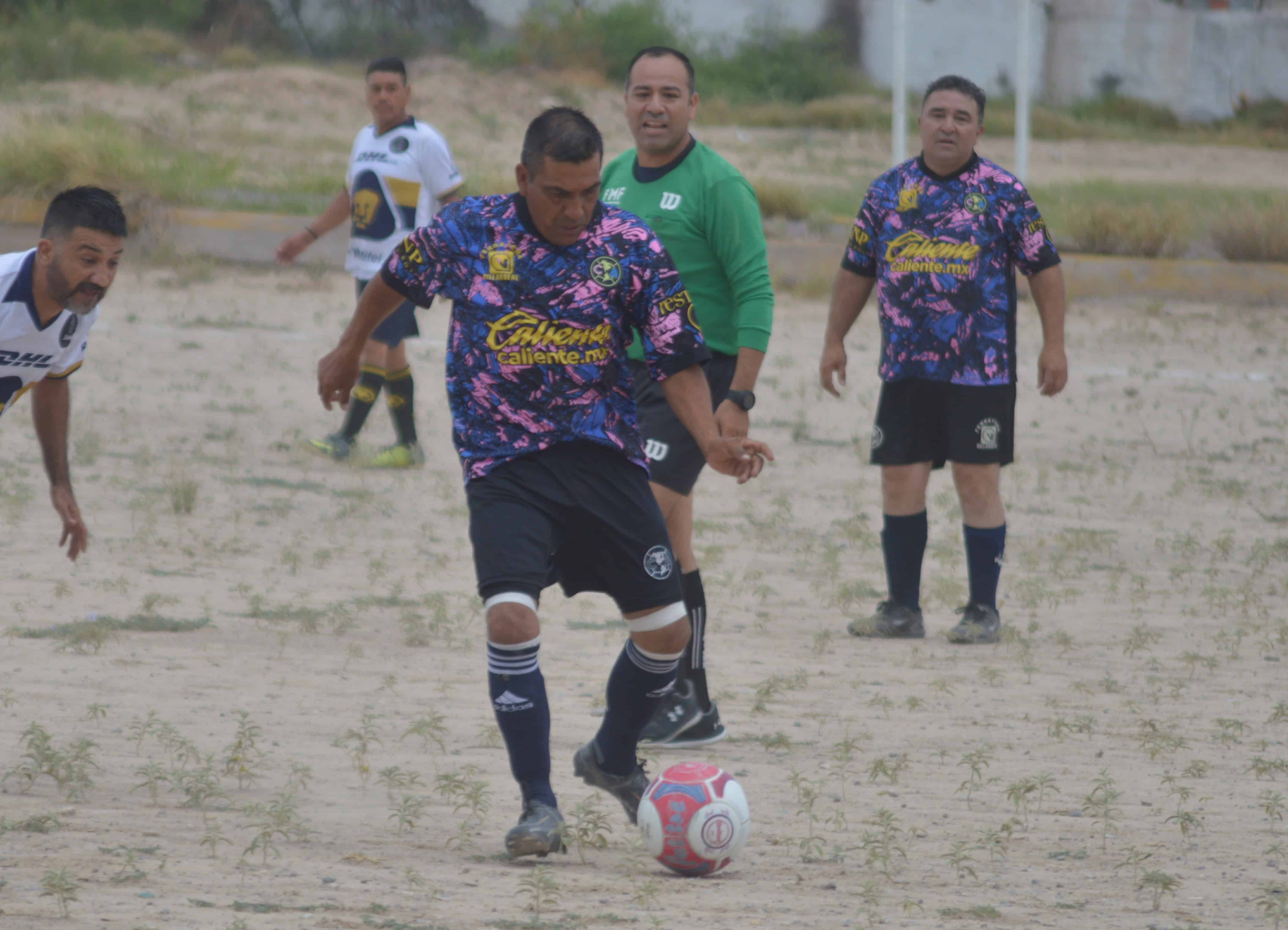 Diego Casas lidera victoria del Cruz Azul con hat-trick