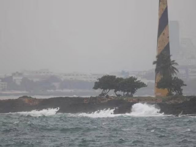 Huracán Melissa se degrada a categoría 3 en su ruta hacia Cuba