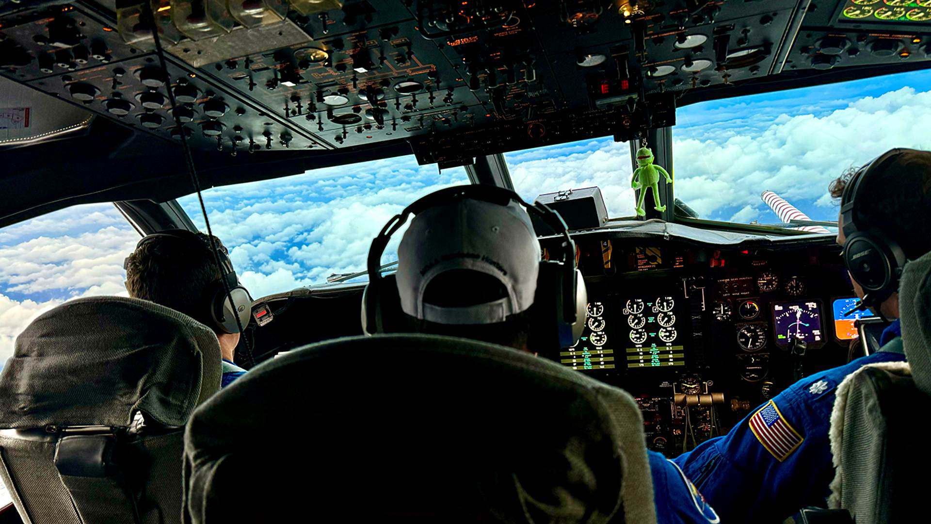 Cazahuracanes documentan valentía en Huracán Melissa