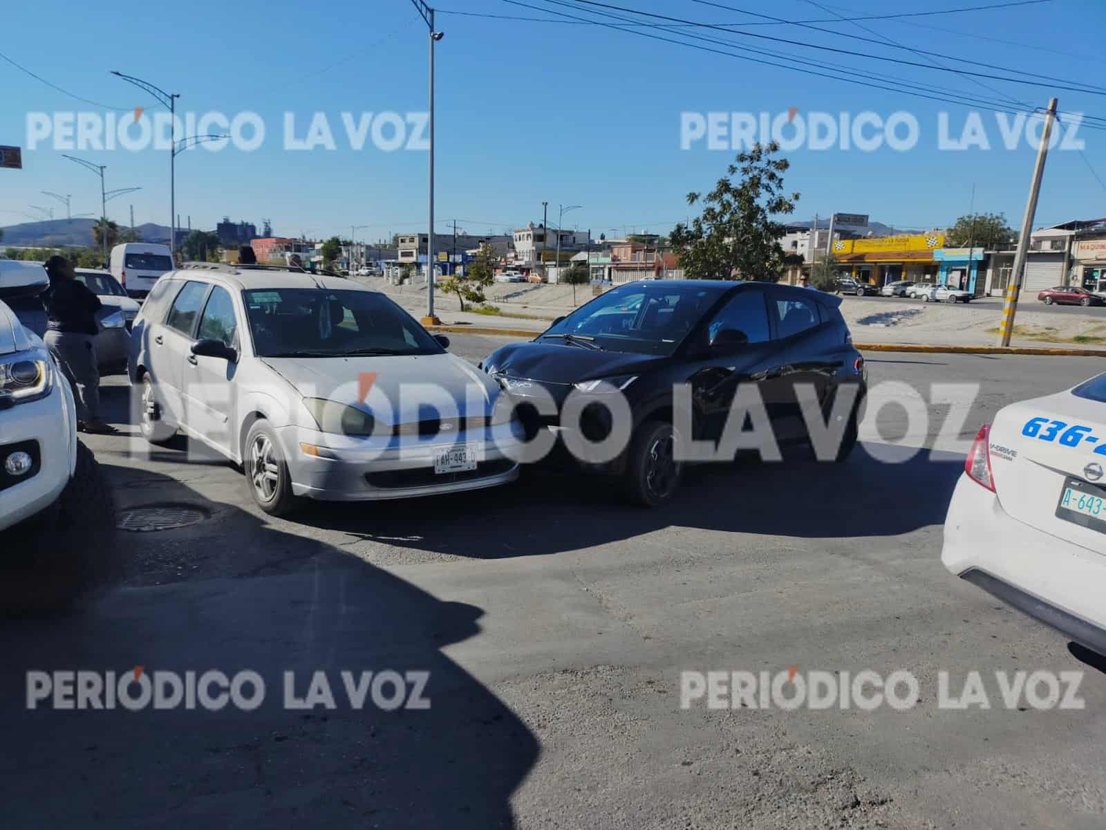Mujer resulta herida en choque vehicular en Monclova