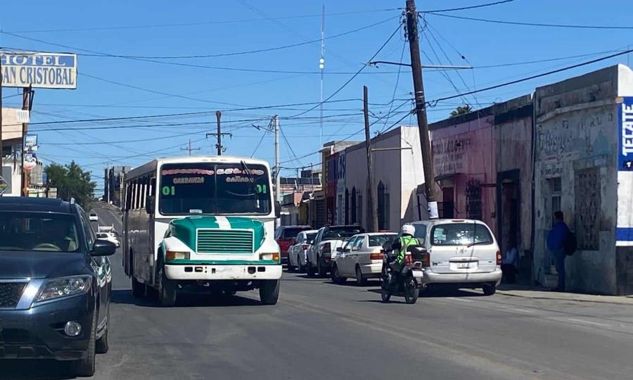 Usuarios confundidos por cierre temporal en la calle Carranza