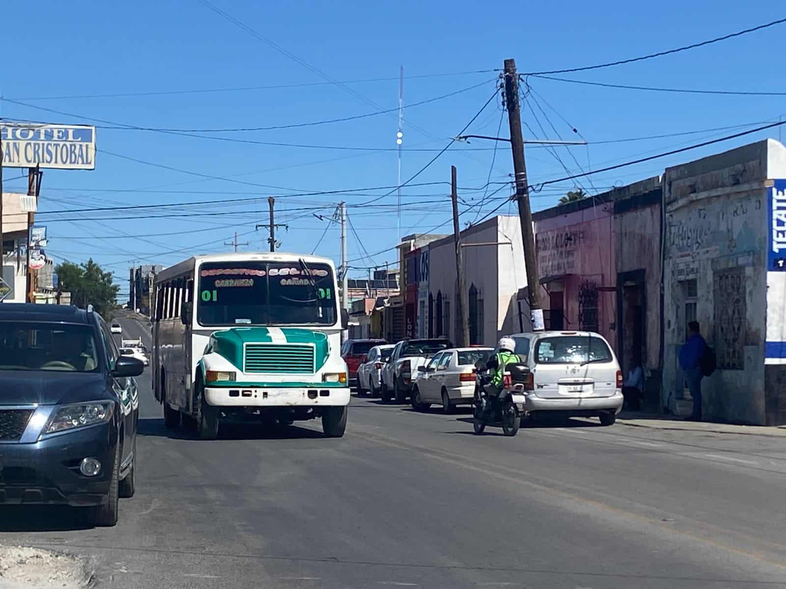 Usuarios confundidos por cierre temporal en la calle Carranza
