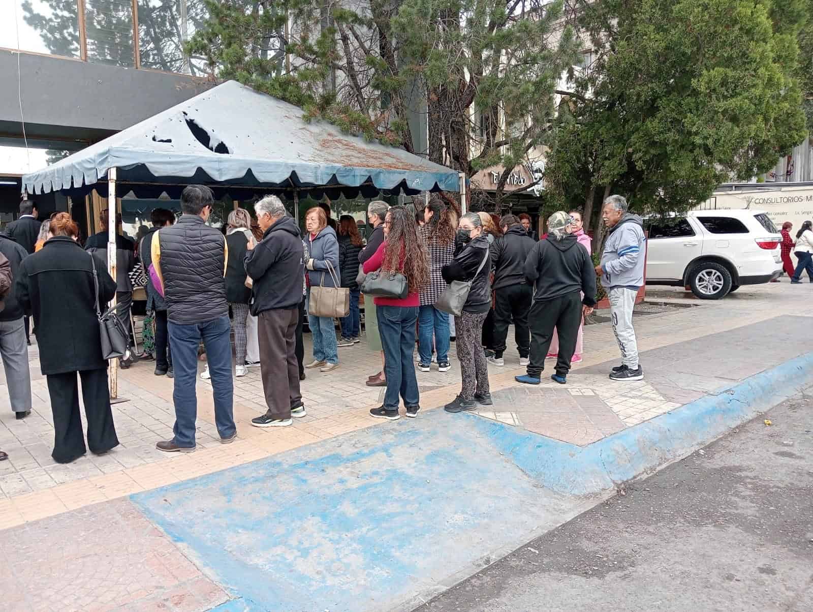 Jubilados del ISSSTE se manifiestan en Saltillo por incumplimiento de pagos