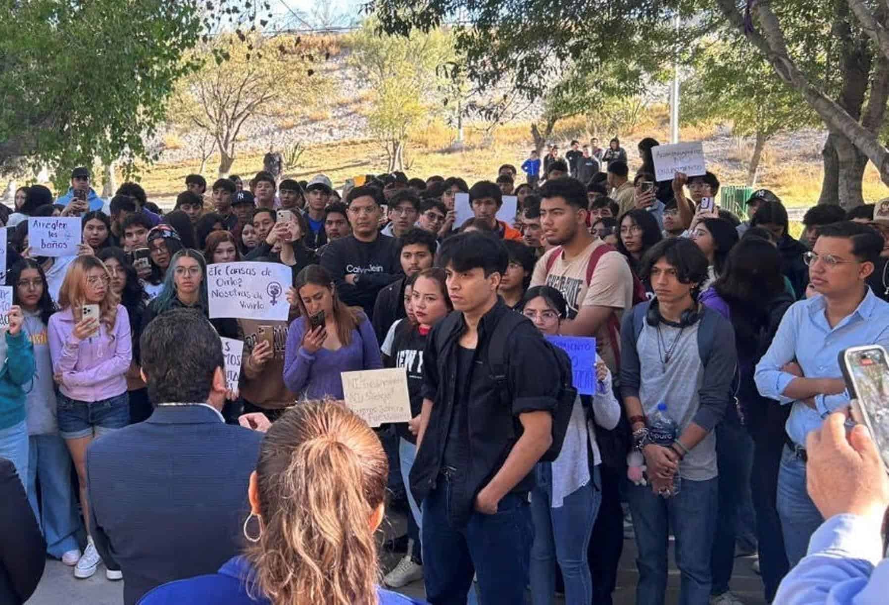 Estudiantes Denuncian Acoso de Docentes en UTC