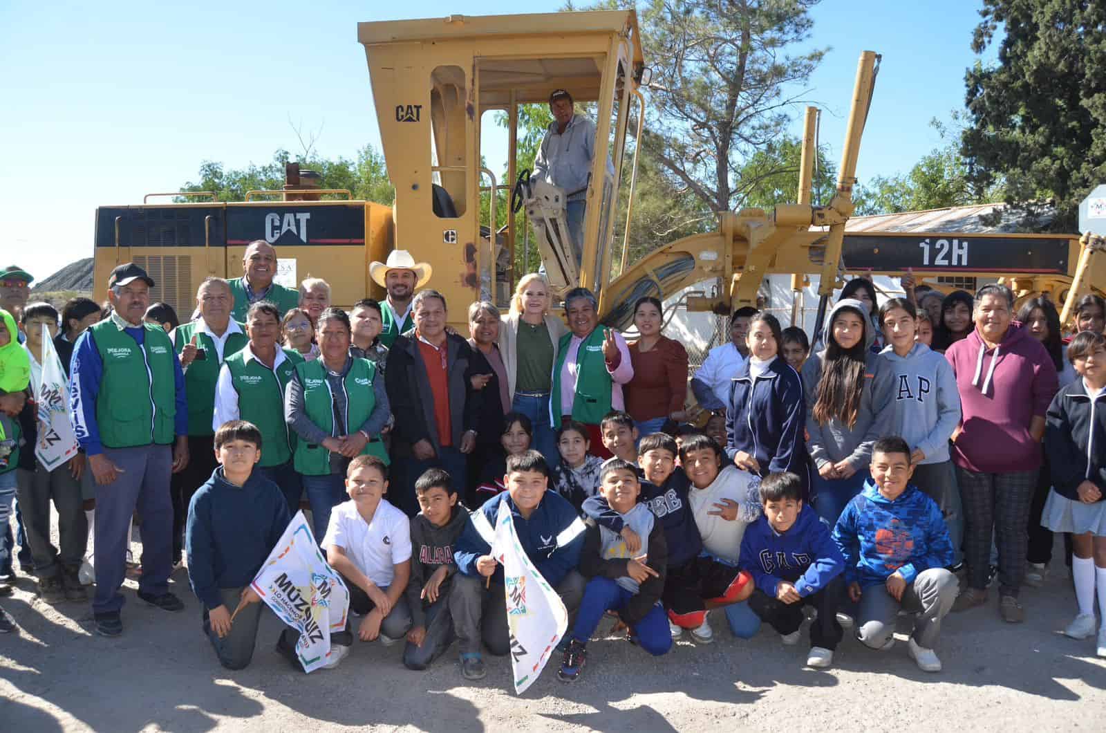 Laura Jiménez Gutiérrez lidera recarpeteo con concreto asfáltico en Múzquiz