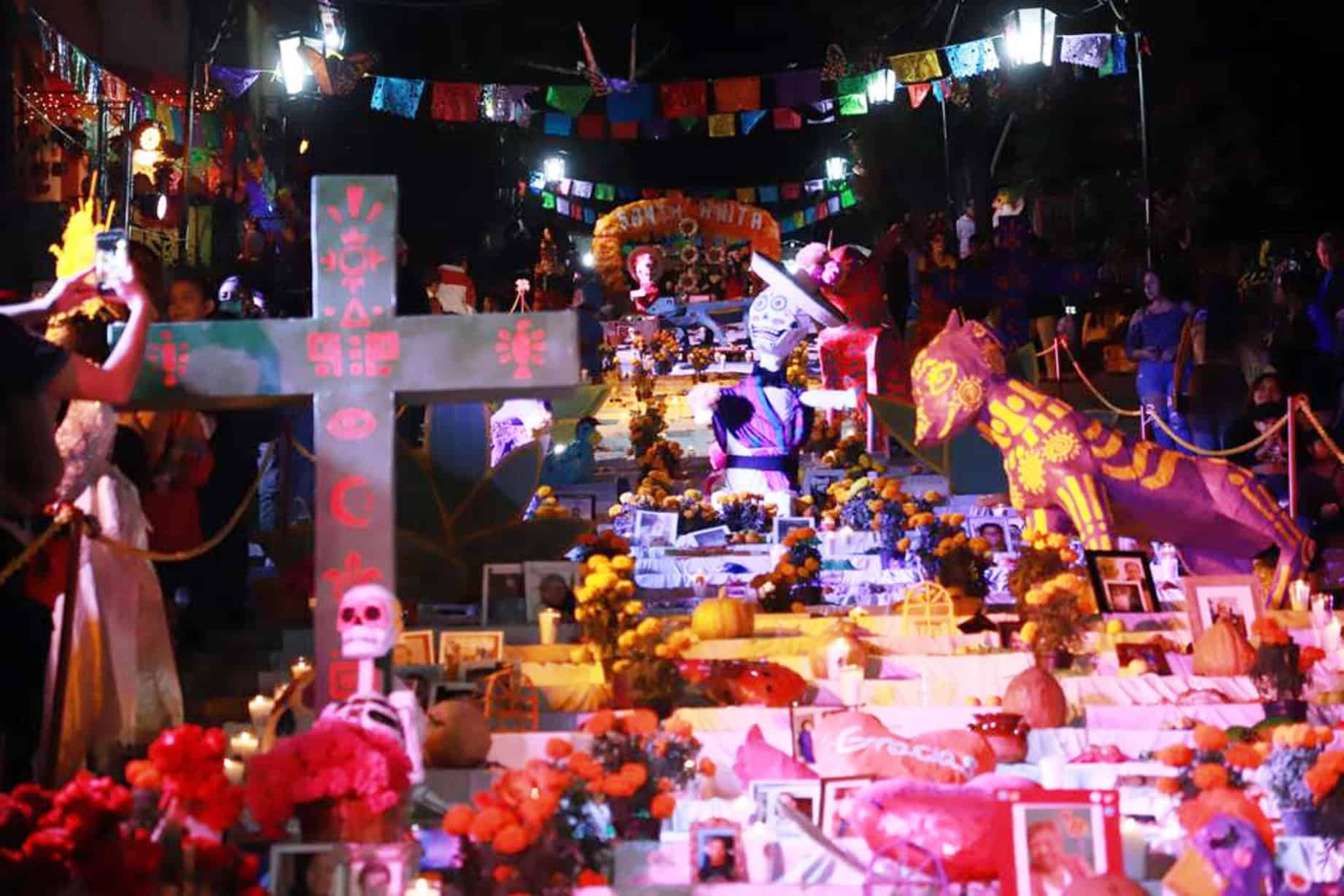 Inauguración del Altar Monumental en el Festival Ánimas del Desierto 2025 en Saltillo
