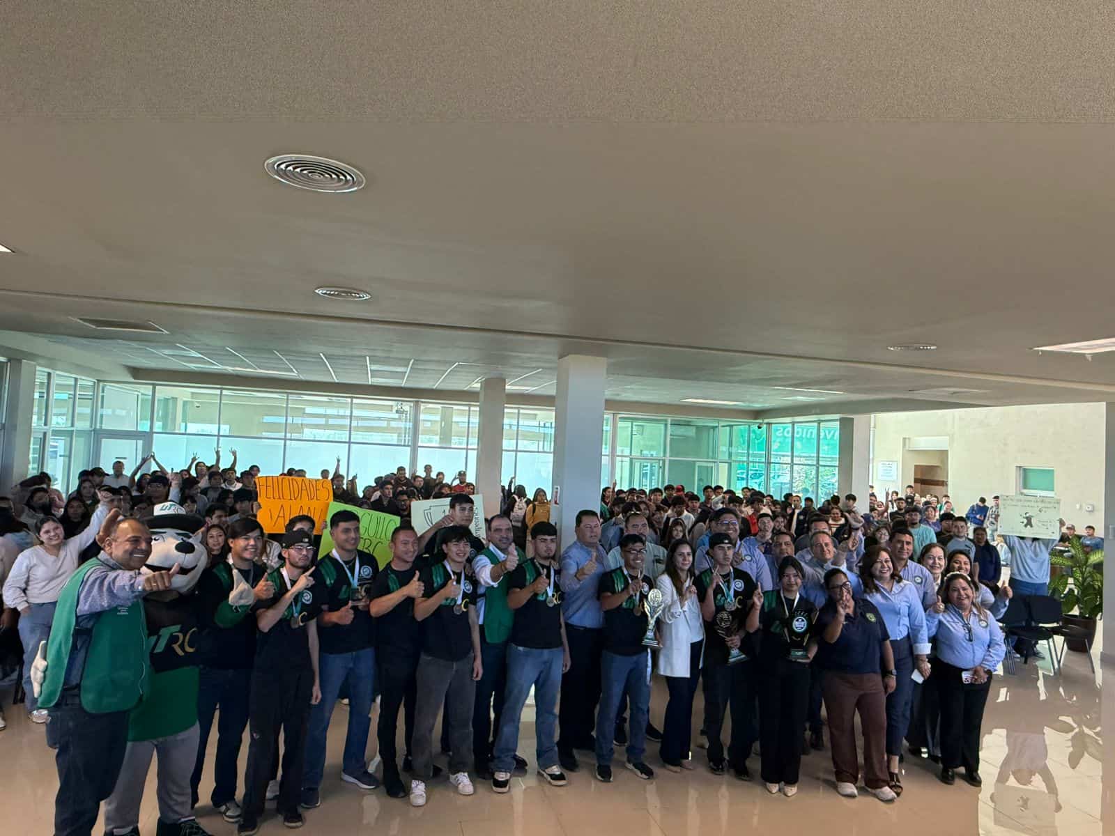 Estudiantes de la UTRC destacan en Encuentro Regional Deportivo y Cultural