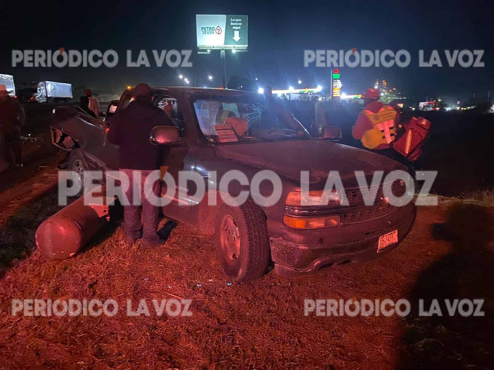Mujer lesionada tras choque en la carretera Saltillo–Monterrey