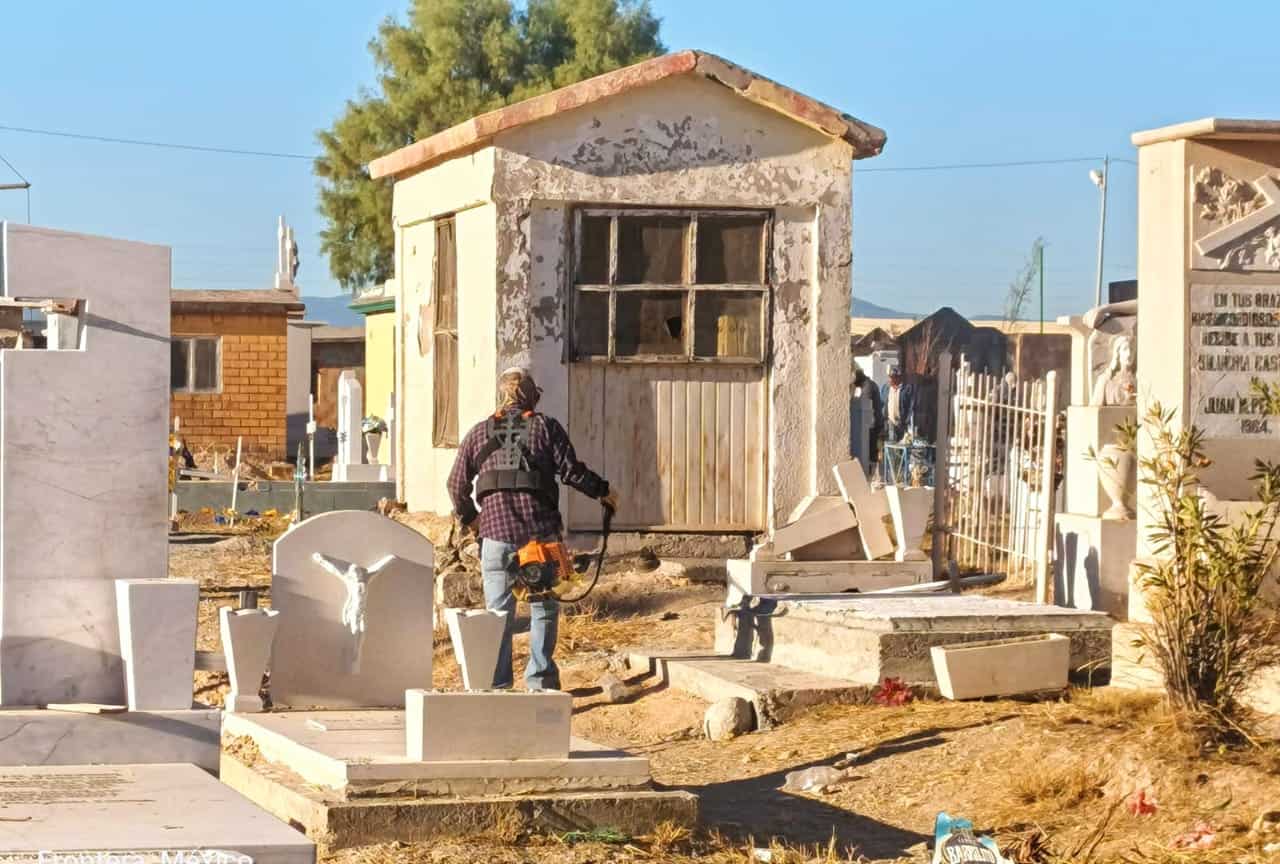Fumigación Integral en Panteón Dolores para Prevenir Dengue