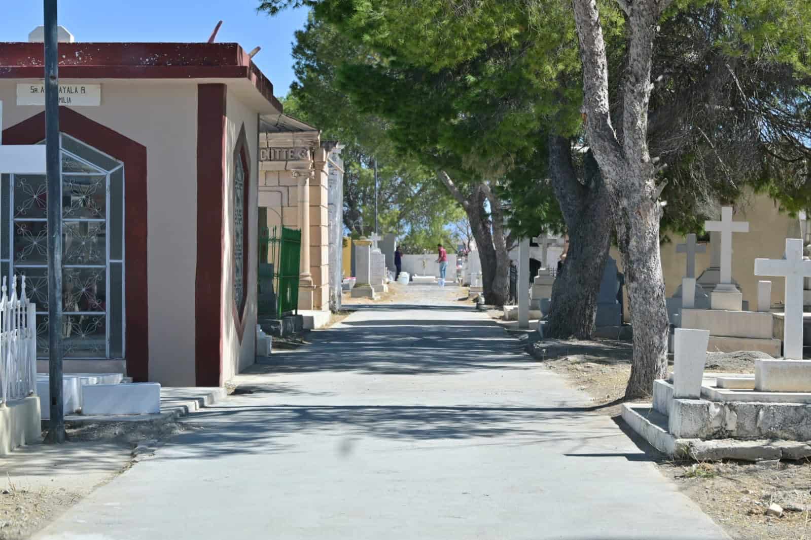 Jesús Javier Flores asegura entorno seguro en Panteón Municipal para Día de Muertos