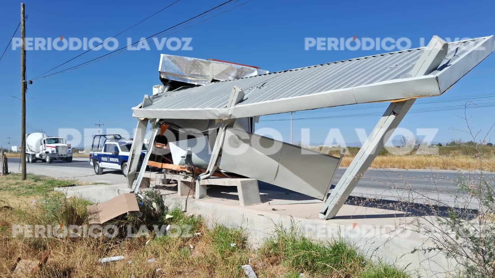 Colisión de traila en parada de camiones moviliza autoridades en Frontera