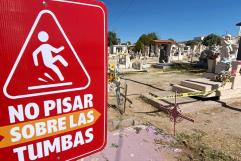 Panteones municipales señalizan tumbas peligrosas
