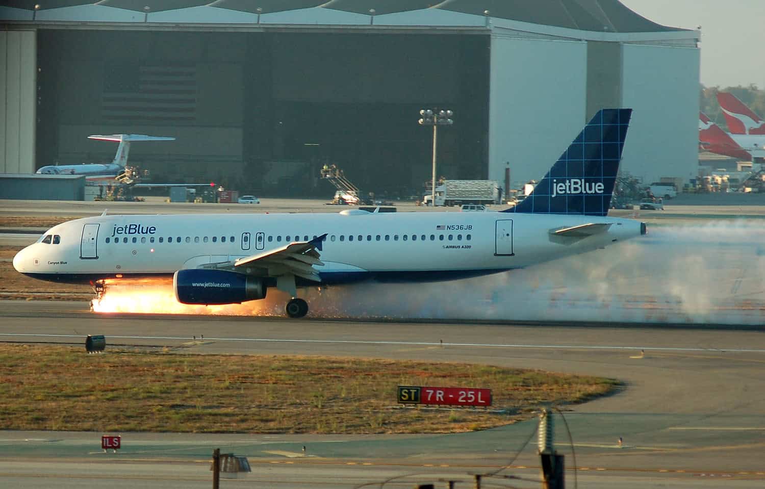 JetBlue aterriza de emergencia en Tampa, Florida