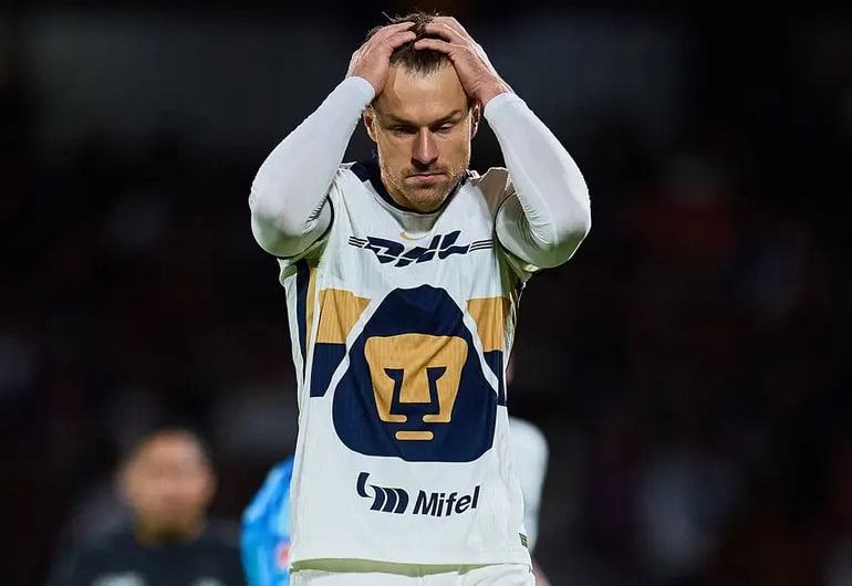 Aaron Ramsey finaliza contrato con Pumas tras paso accidentado