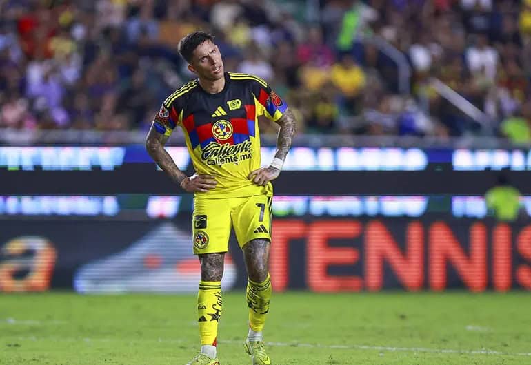 Brian Rodríguez renueva con el América y lidera