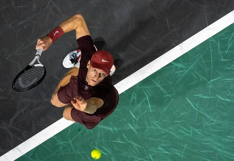 Jannik Sinner avanza a semifinales del Masters 1000 de París