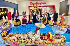 Celebran en Del Río el Día de Muertos con altar binacional en la “Plaza del Sol”