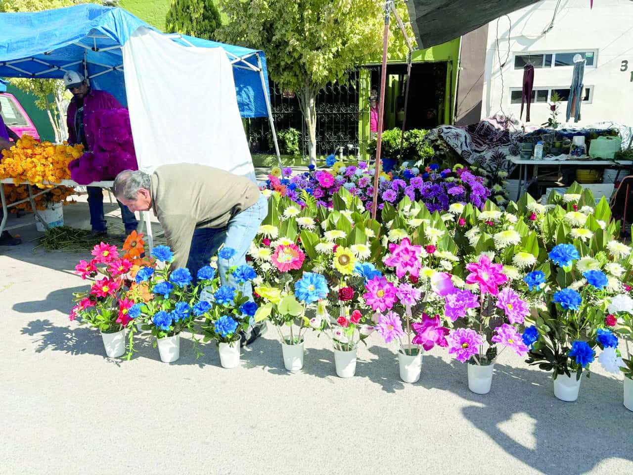 Comerciantes de flores en Frontera enfrentan desafíos en festividades de noviembre