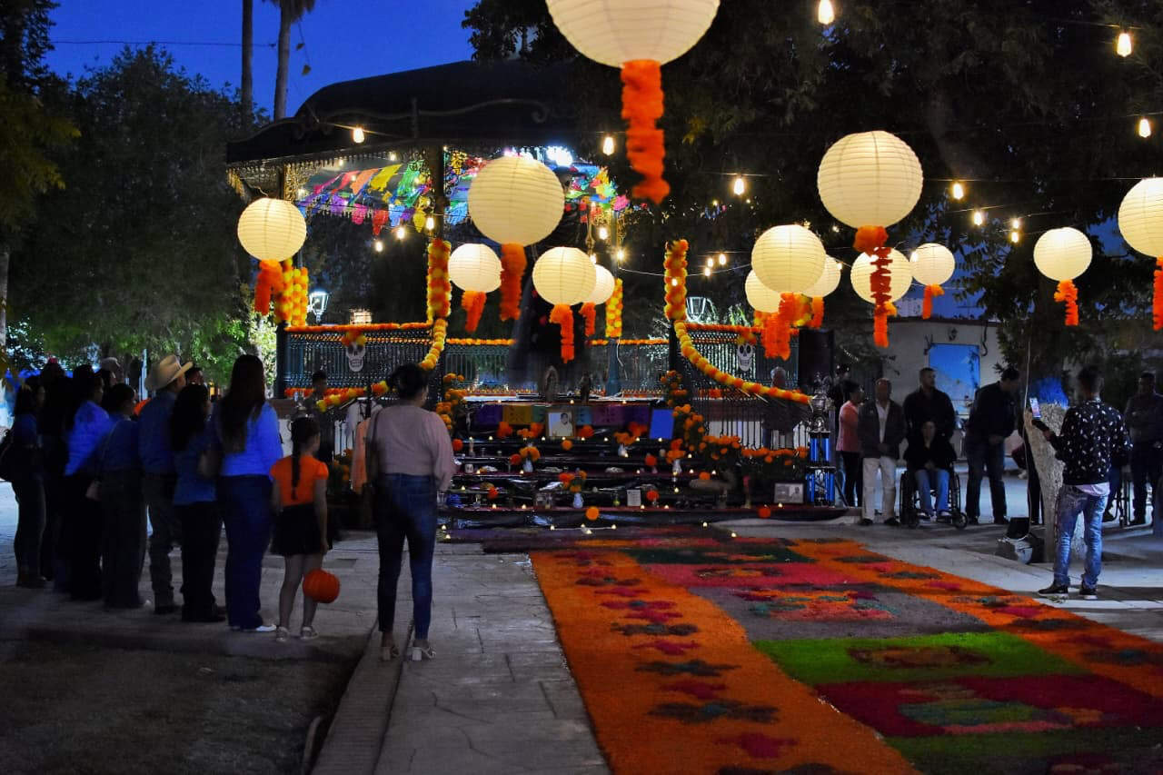 Colorida celebración del Día de Muertos en Cuatro Ciénegas