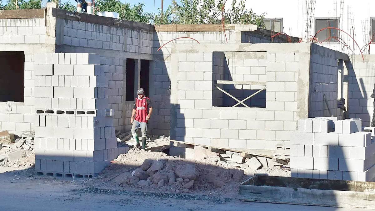 Impuesto verde y conflictos elevan costos en construcción