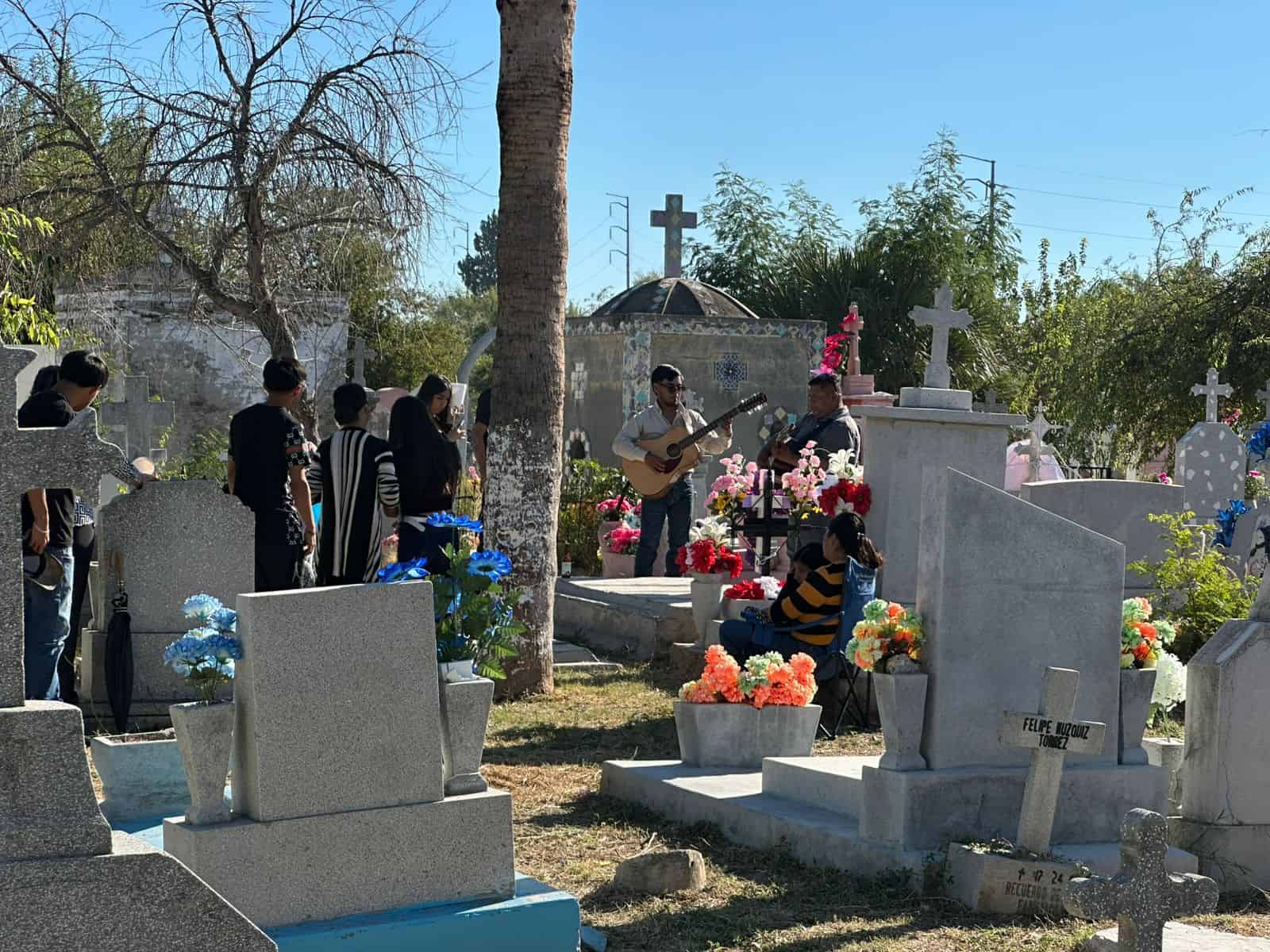 Sin incidentes en los panteones durante el Día de Muertos en Piedras Negras