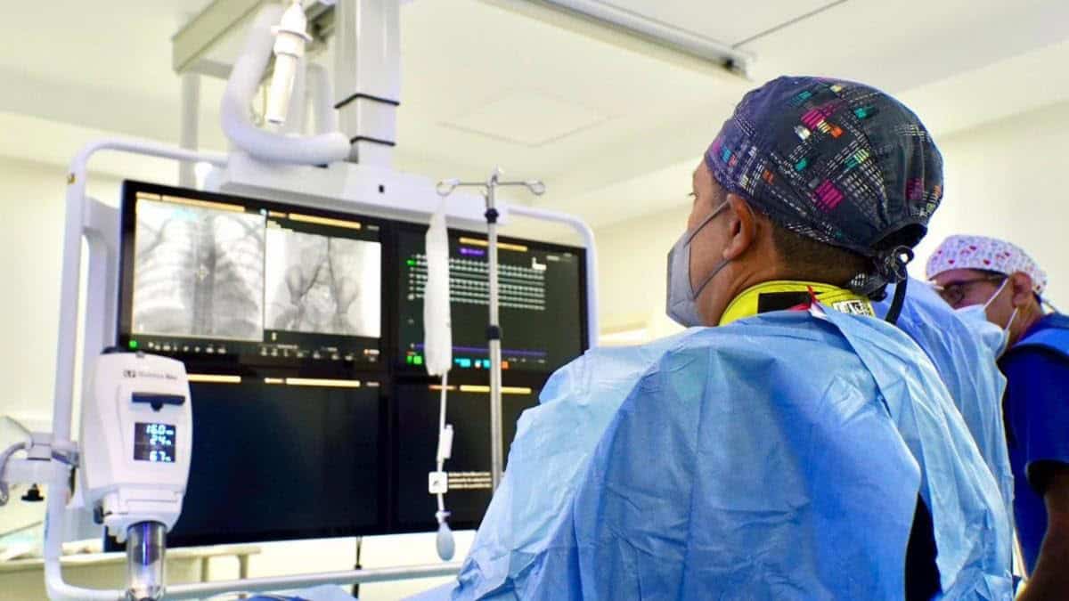 Cirugías cardiacas benefician a niños en Latiendo con Amor