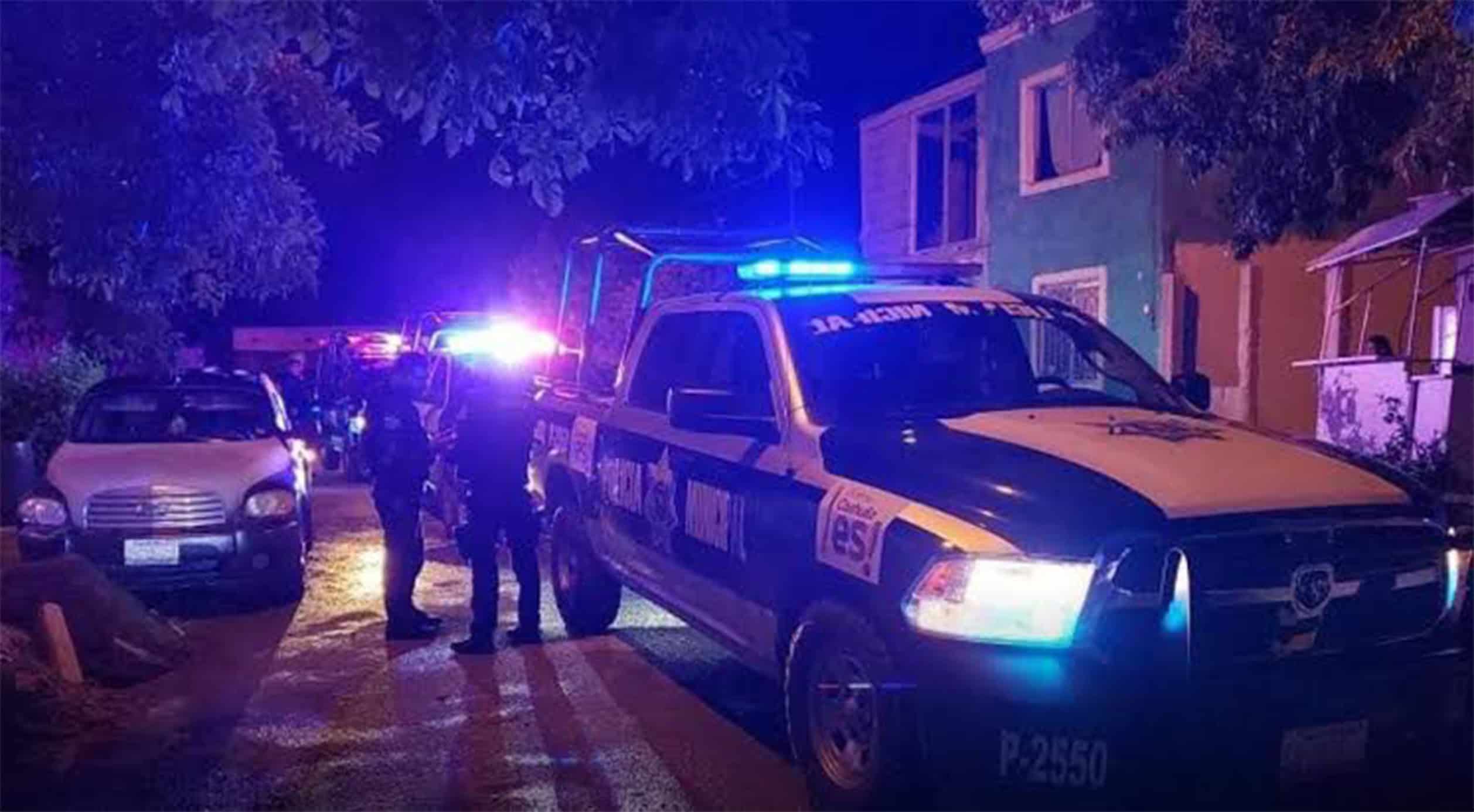 Movilización policiaca en la colonia Año 2000 por sujeto agresivo