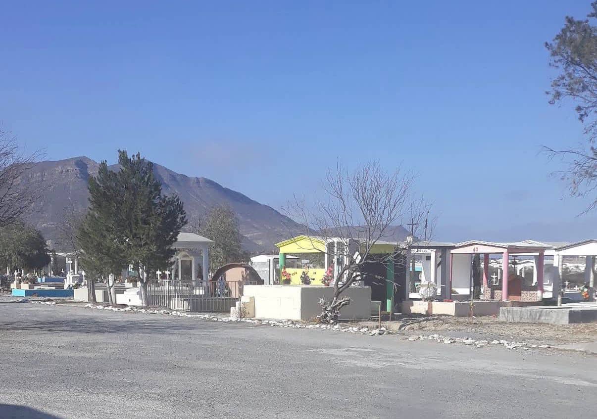 Denuncian robo y vandalización de tumba en Ramos Arizpe