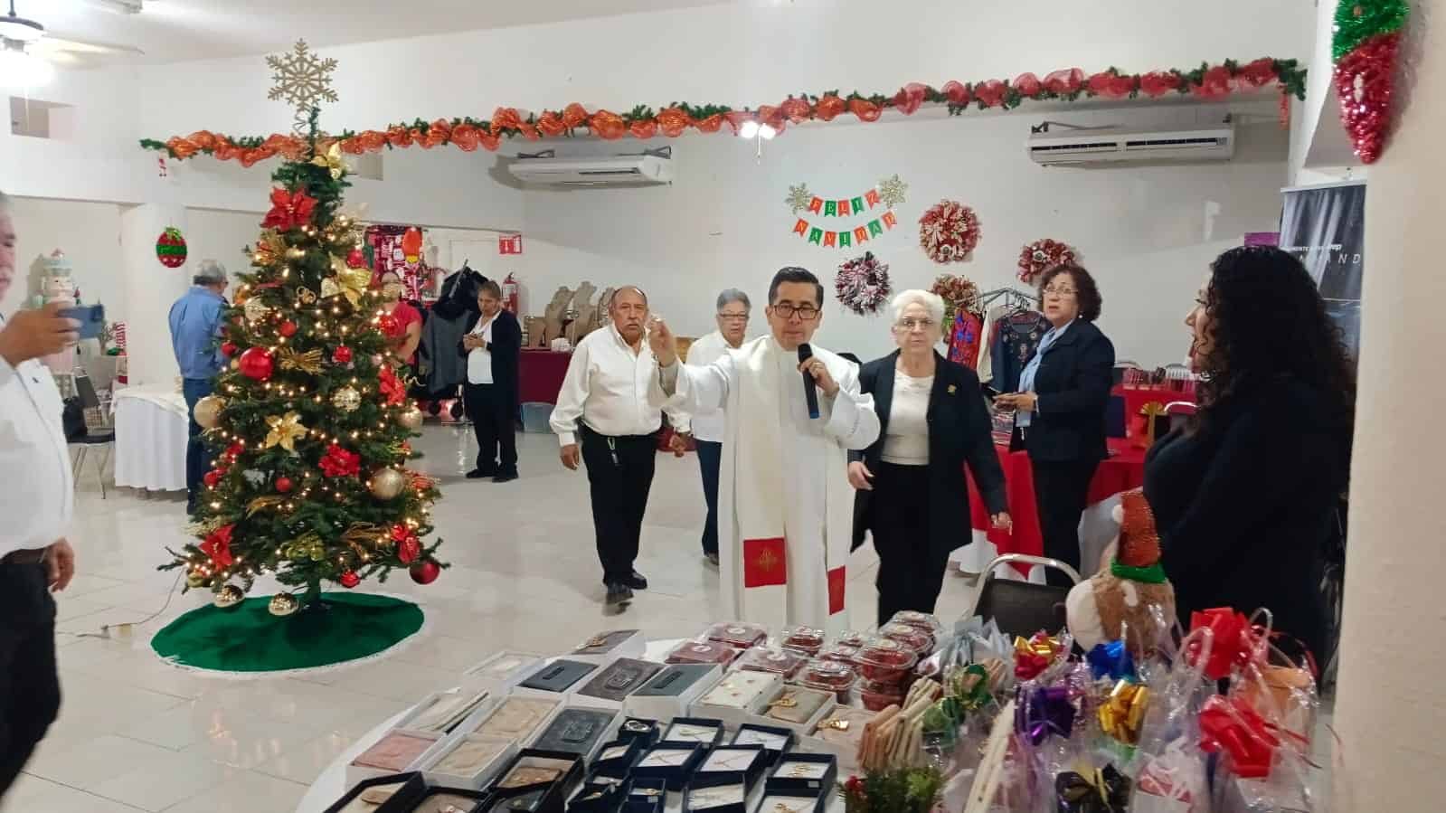 Club Caballeros de Colón inaugura su vigésimo Bazar Navideño en Sabinas