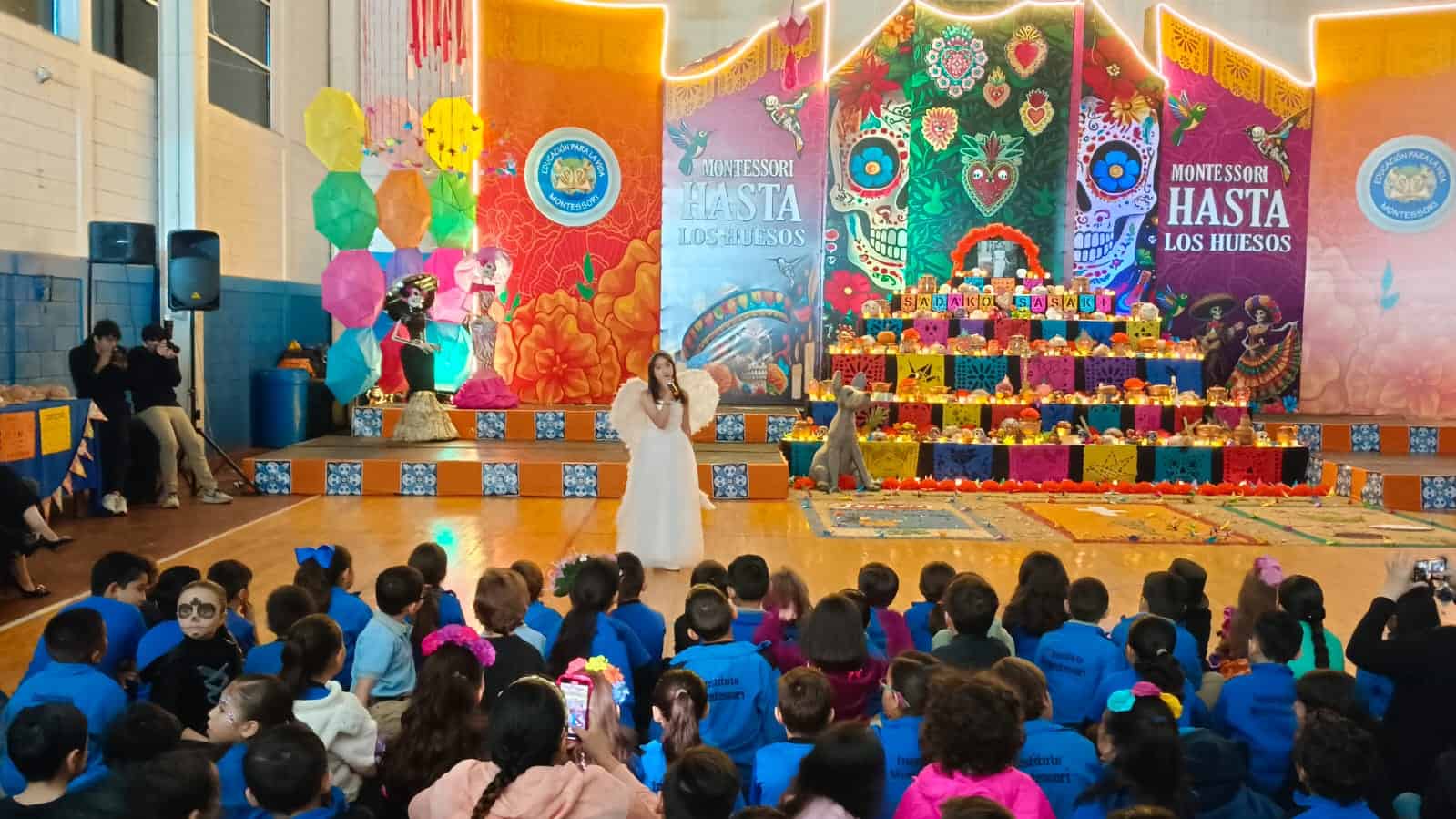 Altar de muertos a Sadako Sasaki destaca en Festival del Colegio Montessori
