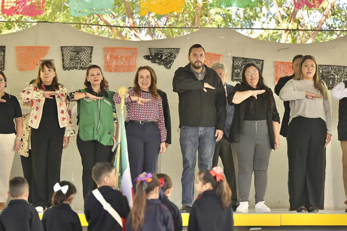 El Alcalde Carlos Villarreal Pérez lidera ceremonia cívica en Jardín de Niños Guadalupe Gómez Márquez