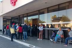 Aguinaldo de noviembre genera demandas en cajeros y ventanillas para pensionados