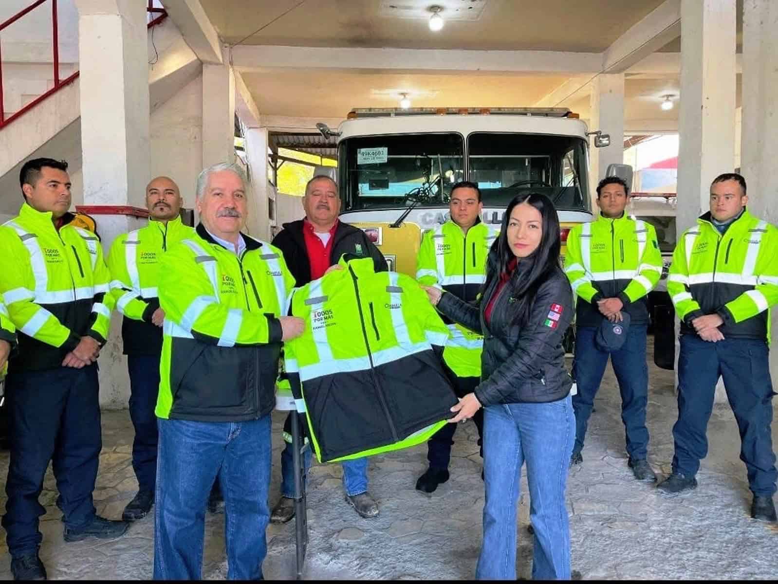 Protección Civil de Ramos Arizpe Agradece Donación de Chamarras por Triple M Metal