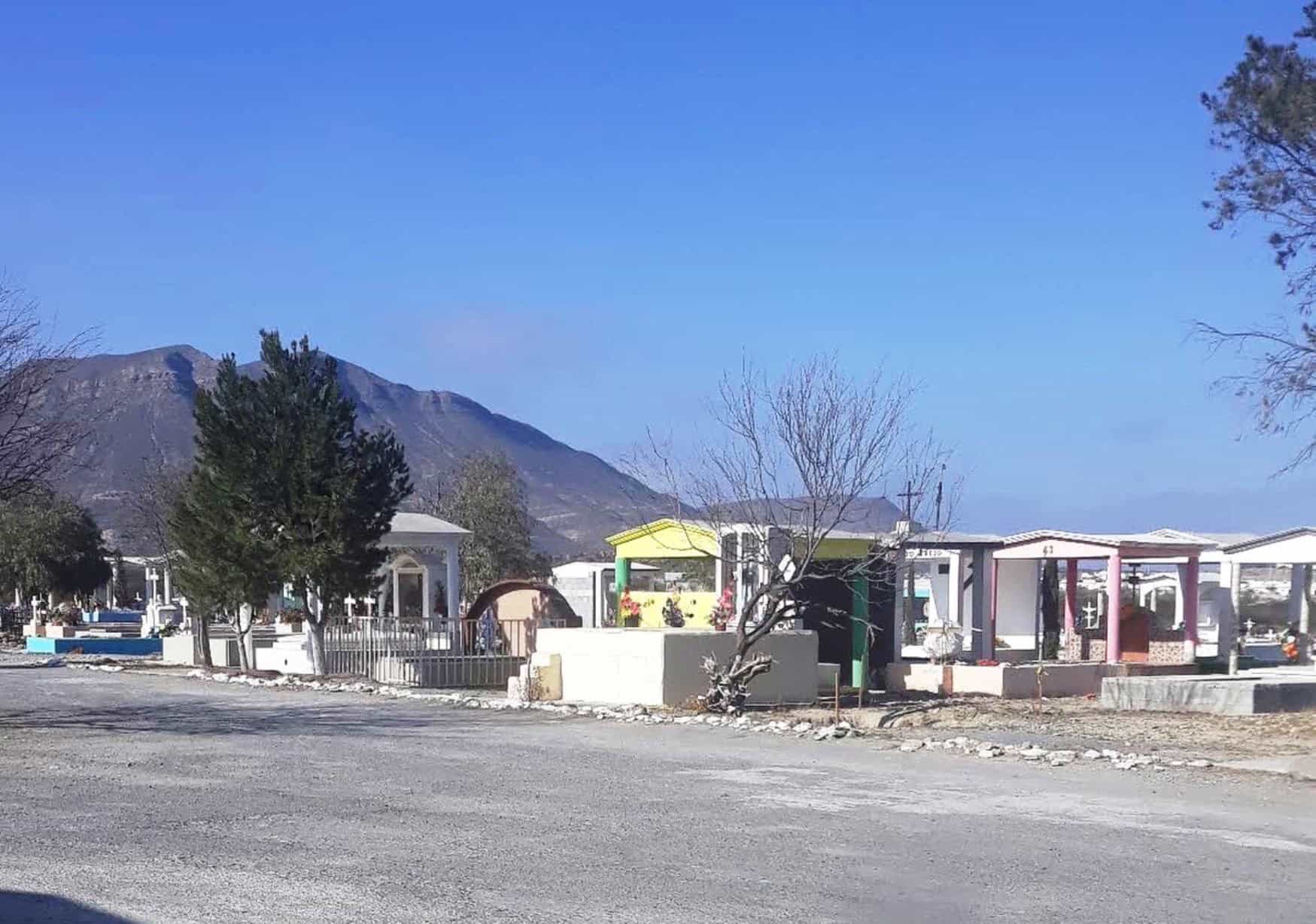 Denuncian robo y vandalización de tumba en Ramos Arizpe