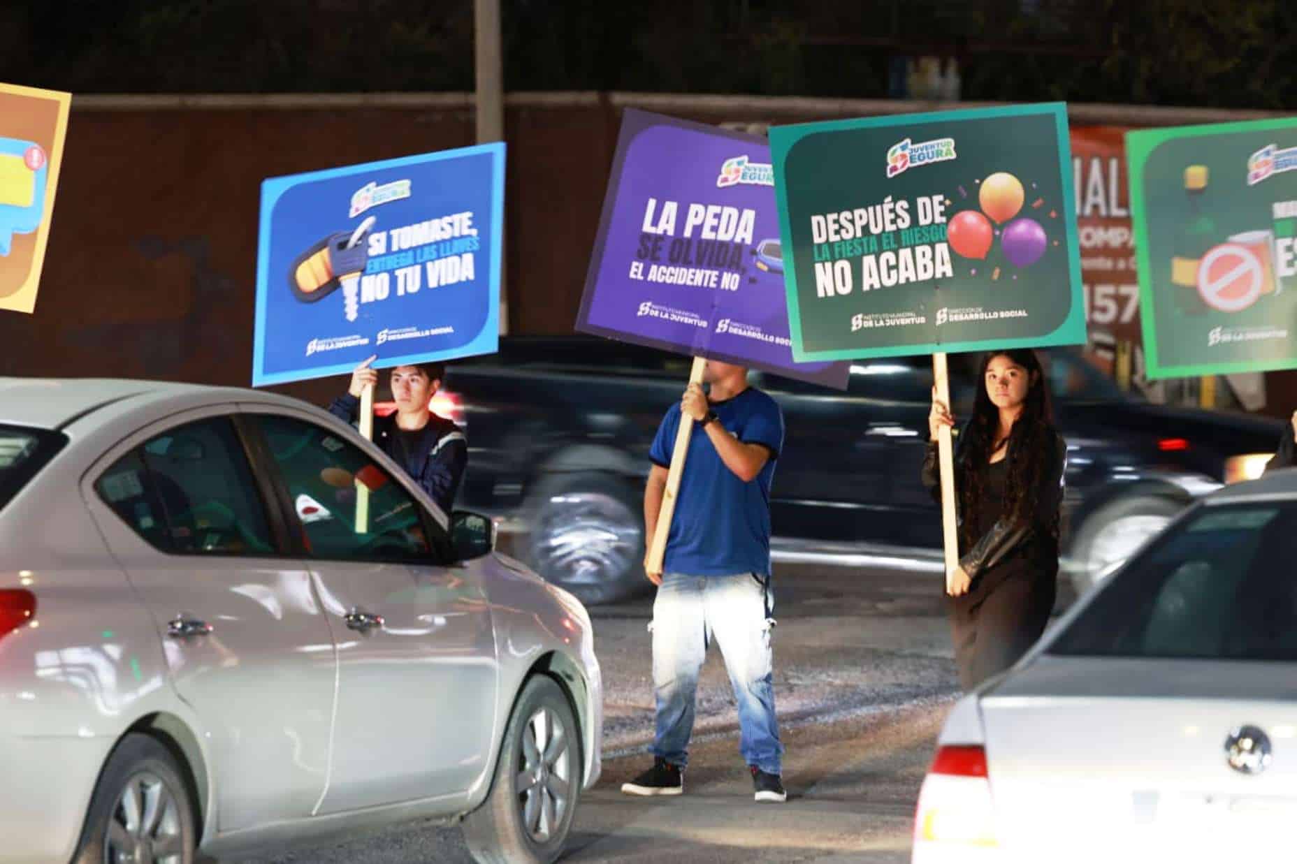 Jóvenes de Saltillo promueven cultura vial con actividades educativas