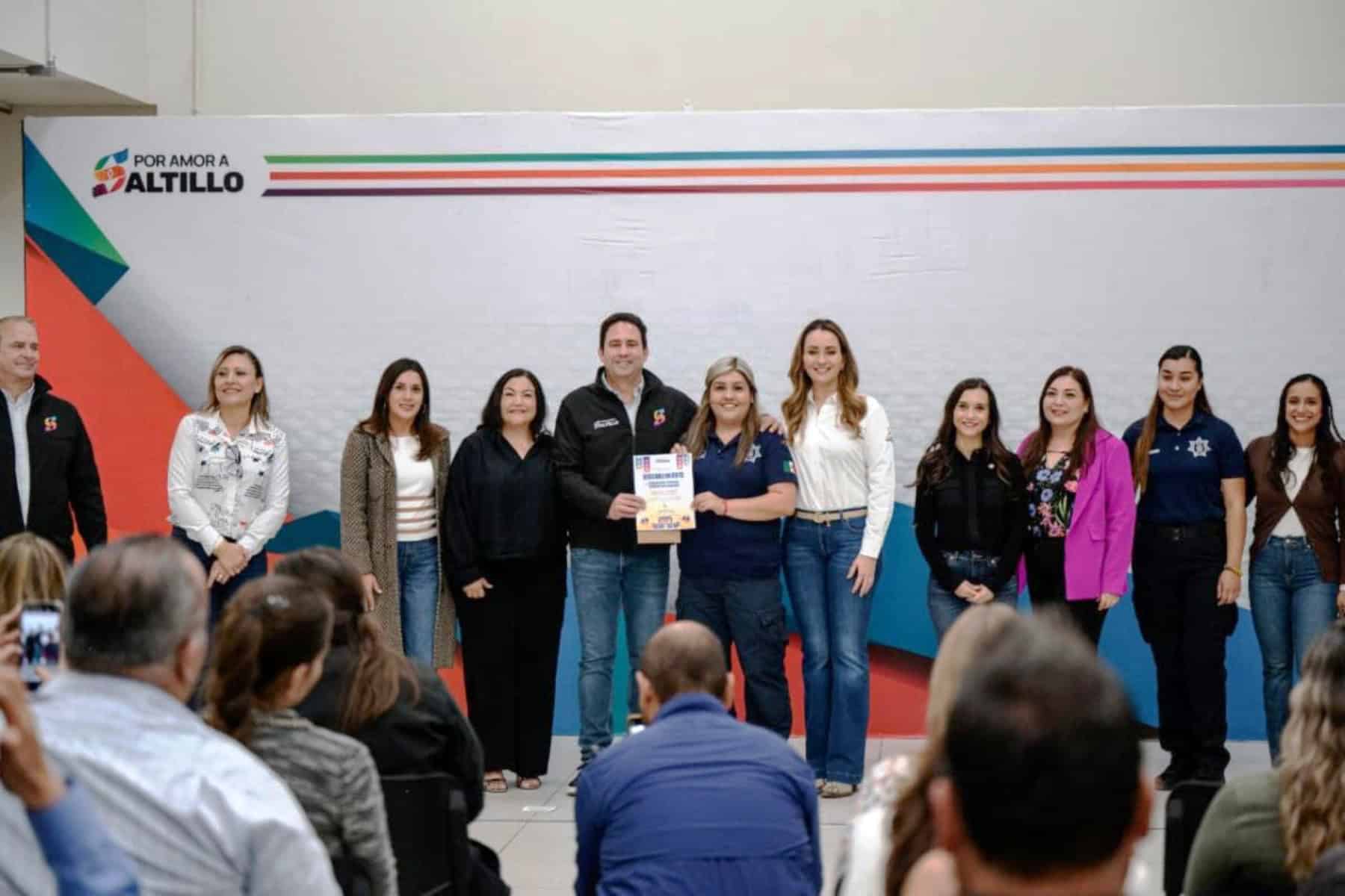 Alcalde Javier Díaz González premia Concurso de Altares de Muerto 2025 en Saltillo