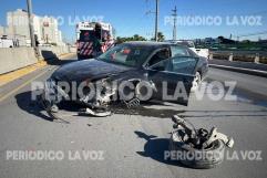 Accidente grave en bulevar Harold R. Pape deja vehículo destrozado