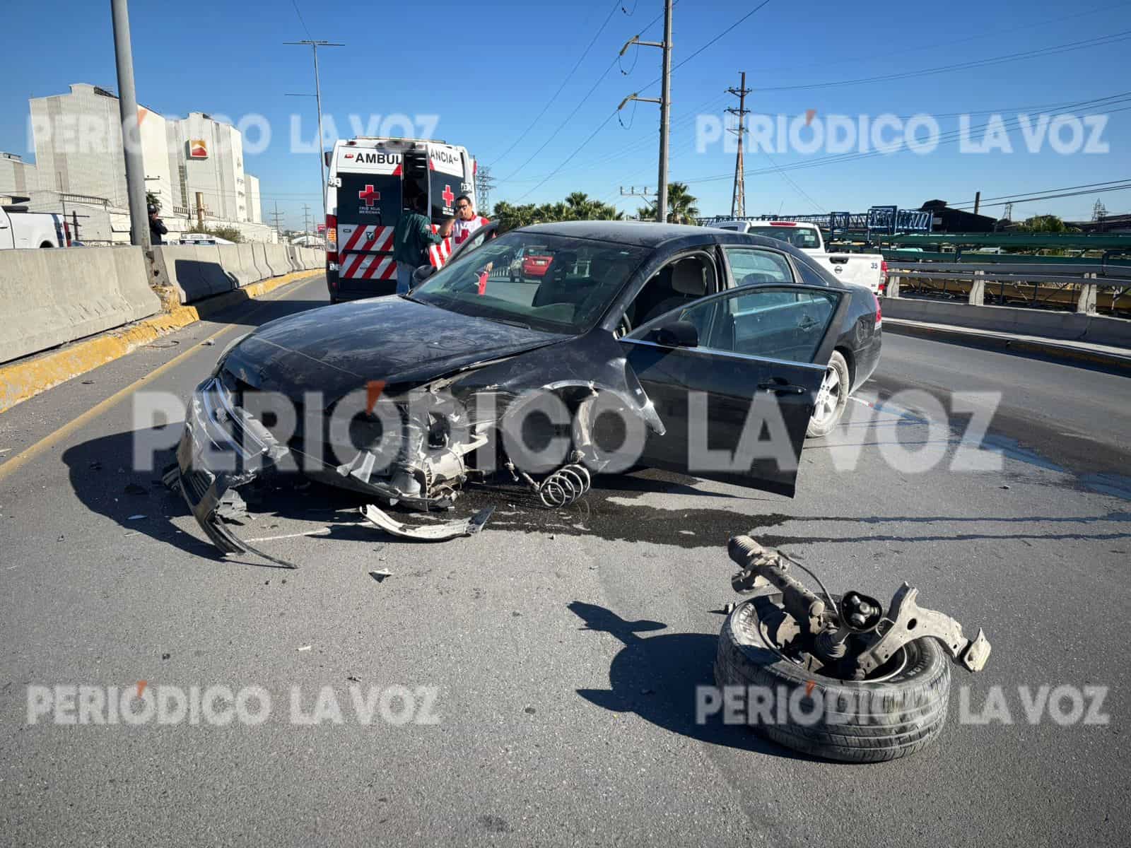 Accidente vehicular paraliza bulevar Harold R. Pape