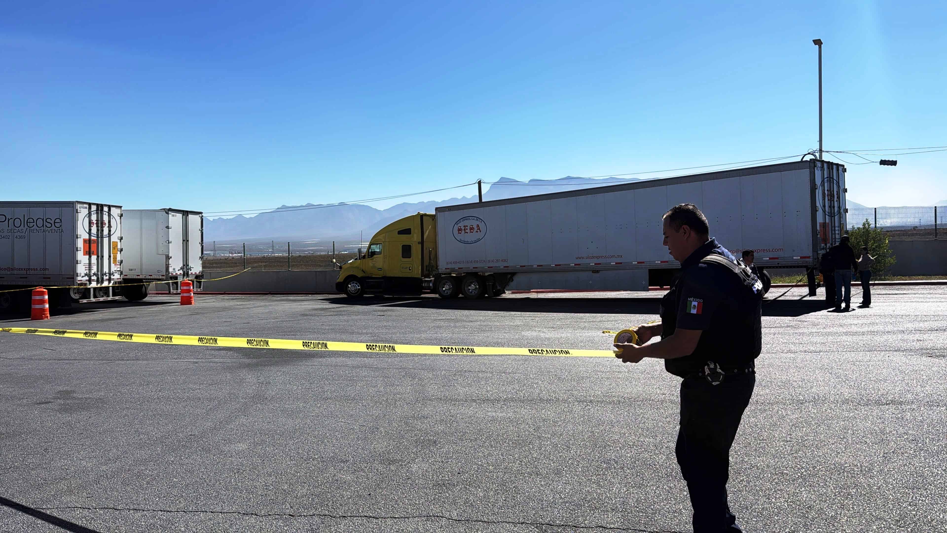 Encuentran a hombre sin vida en tráiler en Ramos Arizpe