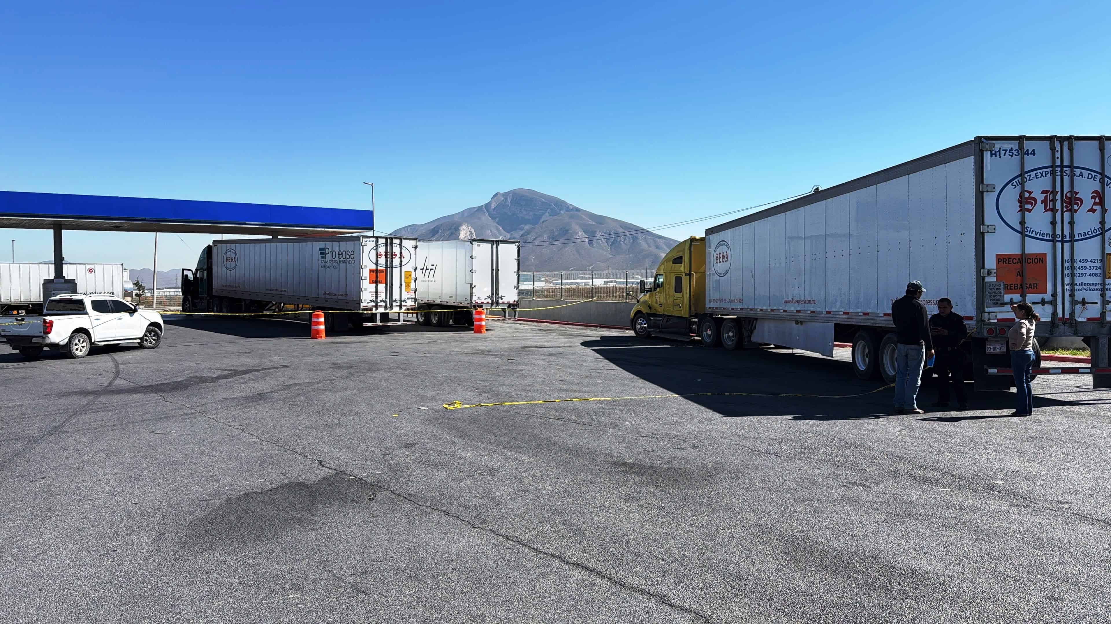 Encuentran a hombre sin vida en tráiler en Ramos Arizpe